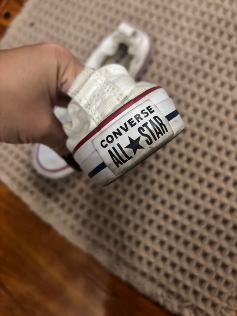 Converse - Picture 3 of 4